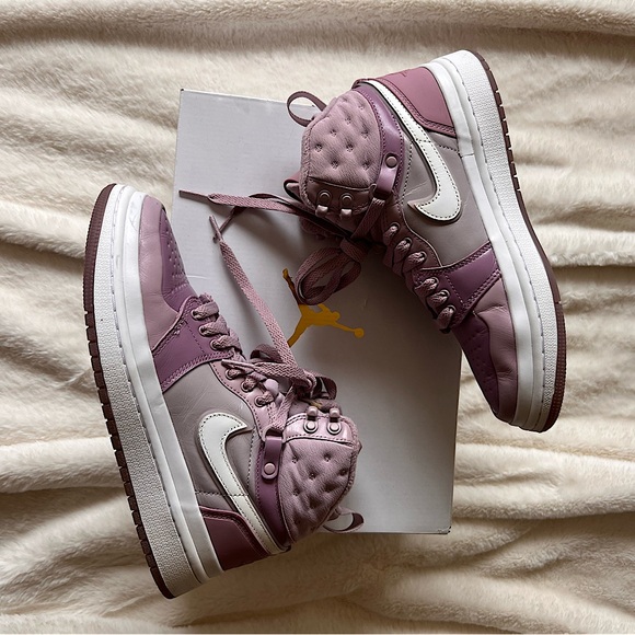 Women’s Air Jordan 1’s Acclimate - Picture 5 of 6